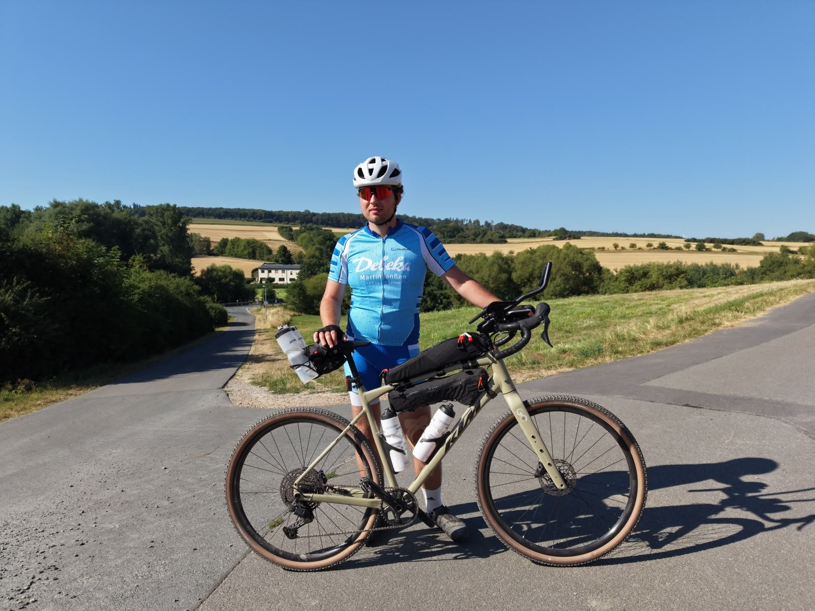 Silas von der Heyden mit Fahrrad